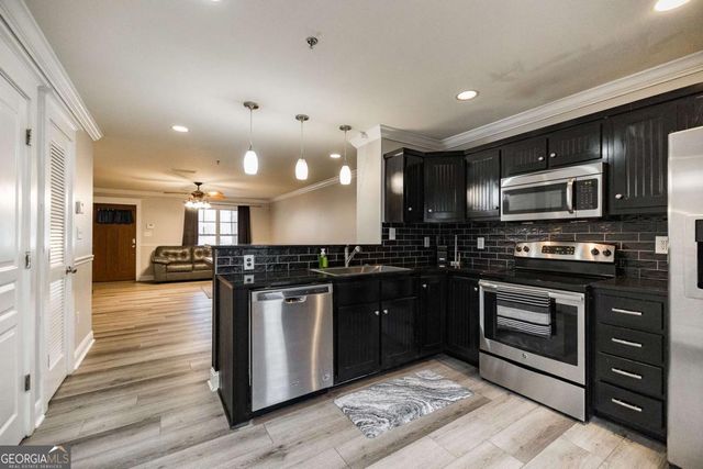 660 Barnett Shoals Road 212, Athens, GA 30605
