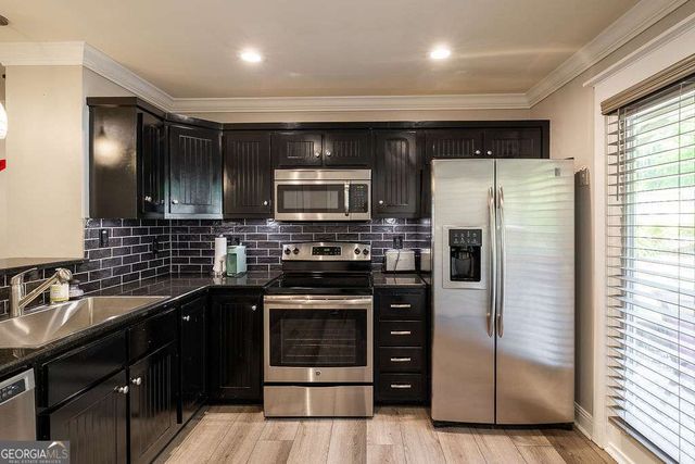 660 Barnett Shoals Road 212, Athens, GA 30605