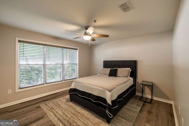 660 Barnett Shoals Road 212, Athens, GA 30605