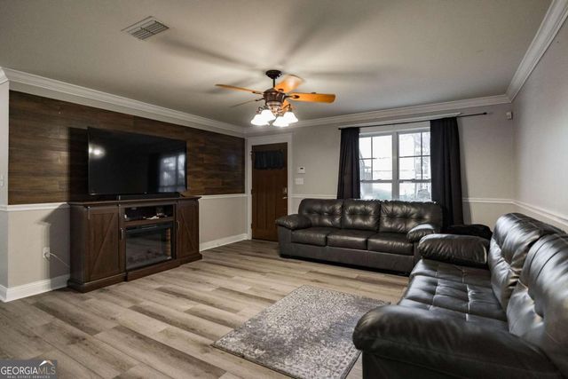 660 Barnett Shoals Road 212, Athens, GA 30605