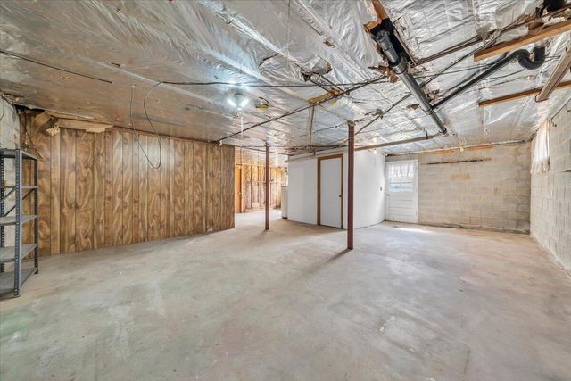 405 Hilltop DR, Rocky Mount, VA 24151