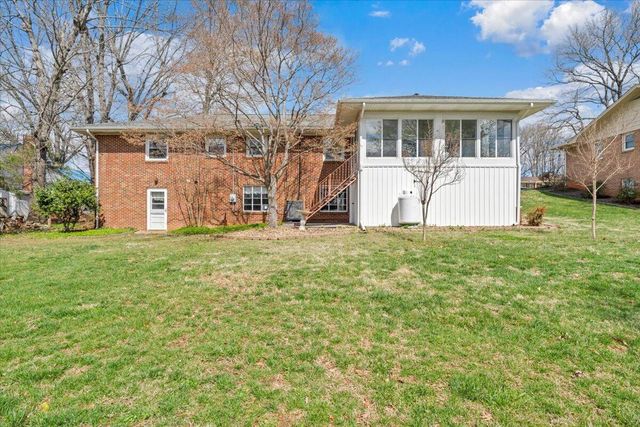 405 Hilltop DR, Rocky Mount, VA 24151