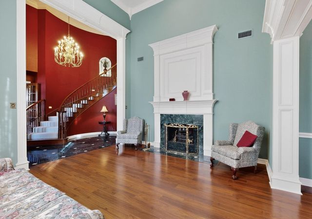 2115 Royal Dominion Court, Arlington, TX 76006