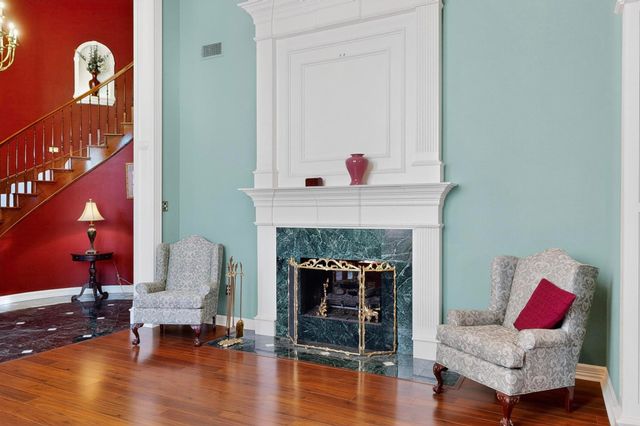 2115 Royal Dominion Court, Arlington, TX 76006