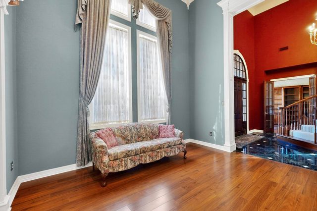 2115 Royal Dominion Court, Arlington, TX 76006