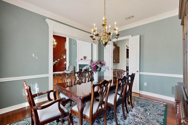 2115 Royal Dominion Court, Arlington, TX 76006