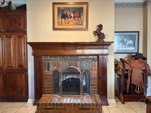 2115 Royal Dominion Court, Arlington, TX 76006