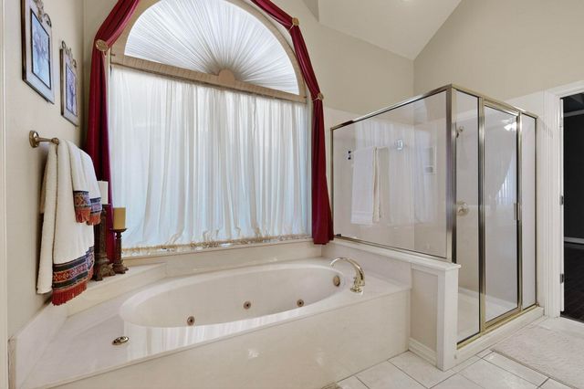 2115 Royal Dominion Court, Arlington, TX 76006