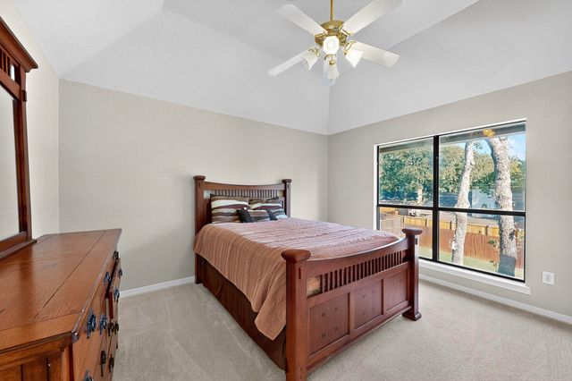 2115 Royal Dominion Court, Arlington, TX 76006