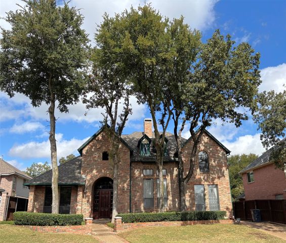 2115 Royal Dominion Court, Arlington, TX 76006