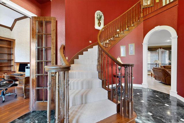 2115 Royal Dominion Court, Arlington, TX 76006