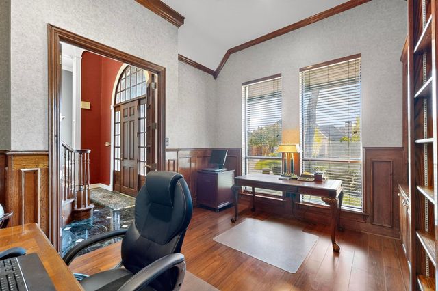 2115 Royal Dominion Court, Arlington, TX 76006