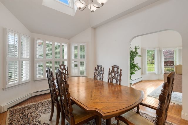 276 Shore St, Falmouth, MA 02540