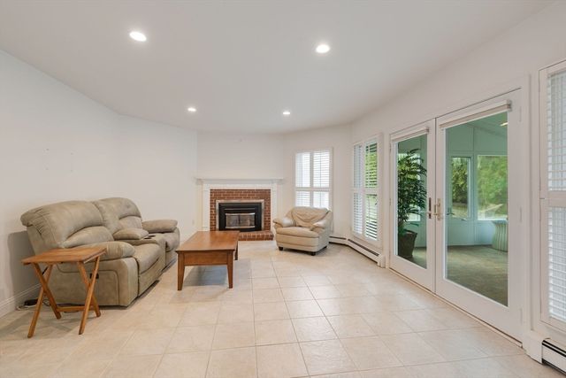 276 Shore St, Falmouth, MA 02540