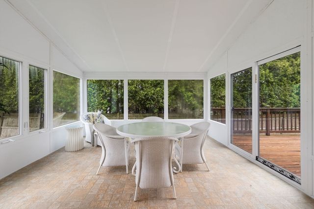 276 Shore St, Falmouth, MA 02540