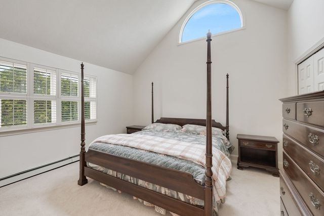 276 Shore St, Falmouth, MA 02540