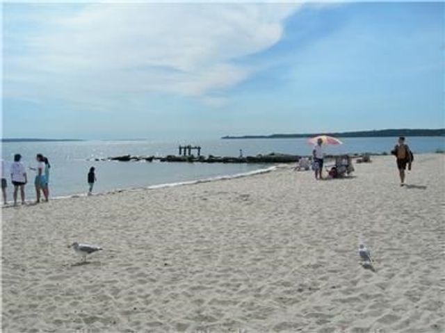 276 Shore St, Falmouth, MA 02540