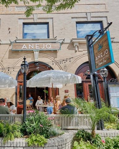 276 Shore St, Falmouth, MA 02540