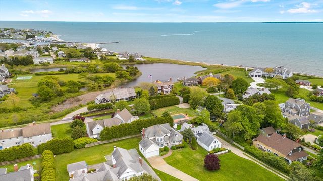 276 Shore St, Falmouth, MA 02540