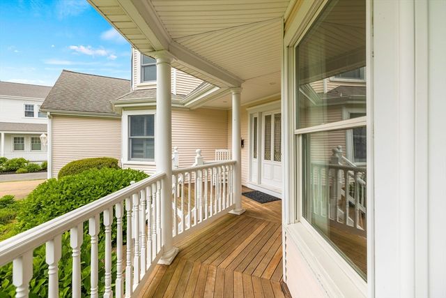 276 Shore St, Falmouth, MA 02540