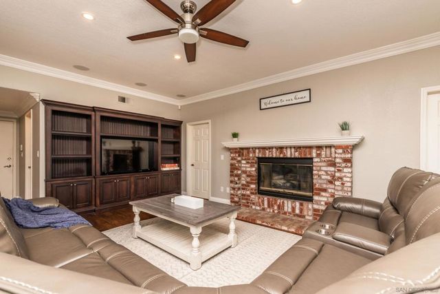 2340 Lomica Pl, Escondido, CA 92029