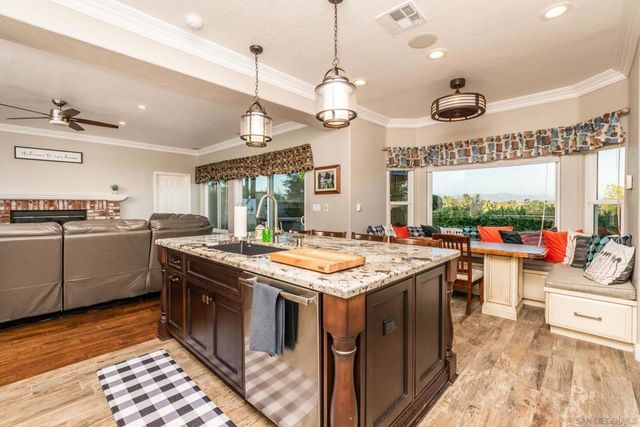 2340 Lomica Pl, Escondido, CA 92029