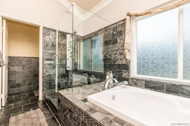 2340 Lomica Pl, Escondido, CA 92029