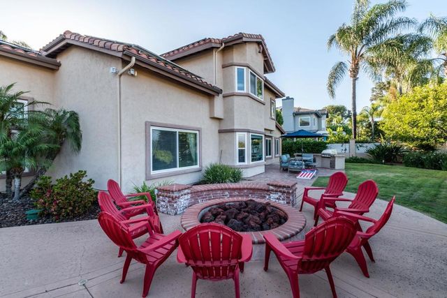 2340 Lomica Pl, Escondido, CA 92029