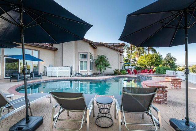 2340 Lomica Pl, Escondido, CA 92029