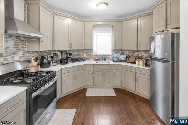 87 19th Street, East Orange, NJ 07017