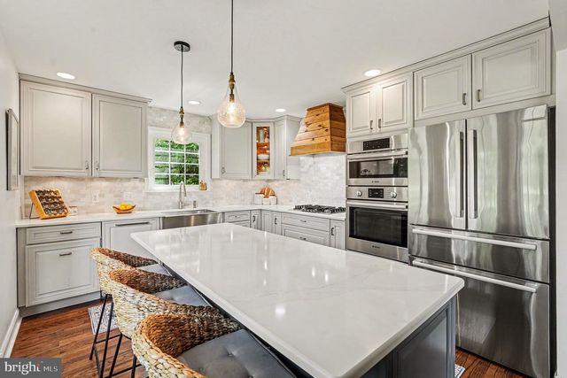 221 CANTERBURY CT, Blue Bell, PA 19422