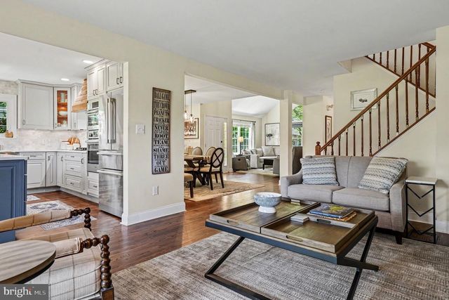 221 CANTERBURY CT, Blue Bell, PA 19422