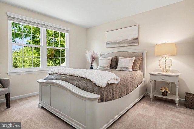 221 CANTERBURY CT, Blue Bell, PA 19422