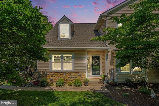 221 CANTERBURY CT, Blue Bell, PA 19422
