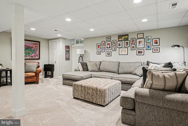 221 CANTERBURY CT, Blue Bell, PA 19422