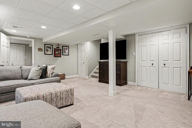 221 CANTERBURY CT, Blue Bell, PA 19422
