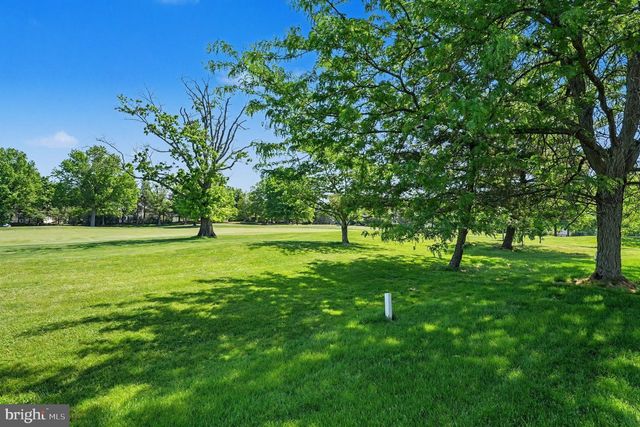 221 CANTERBURY CT, Blue Bell, PA 19422
