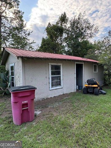 198 Holmesville Avenue, Baxley, GA 31513