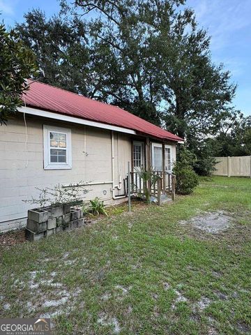 198 Holmesville Avenue, Baxley, GA 31513