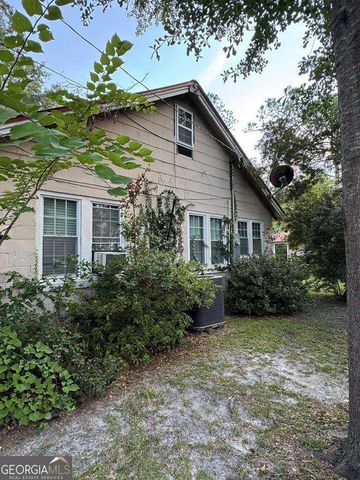 198 Holmesville Avenue, Baxley, GA 31513