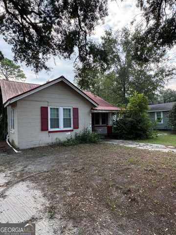 198 Holmesville Avenue, Baxley, GA 31513