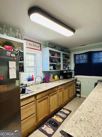 198 Holmesville Avenue, Baxley, GA 31513