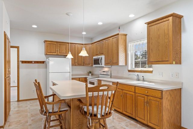 901 W BENT OAK LANE, Appleton, WI 54914