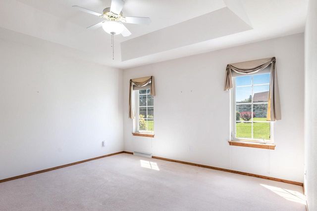 901 W BENT OAK LANE, Appleton, WI 54914