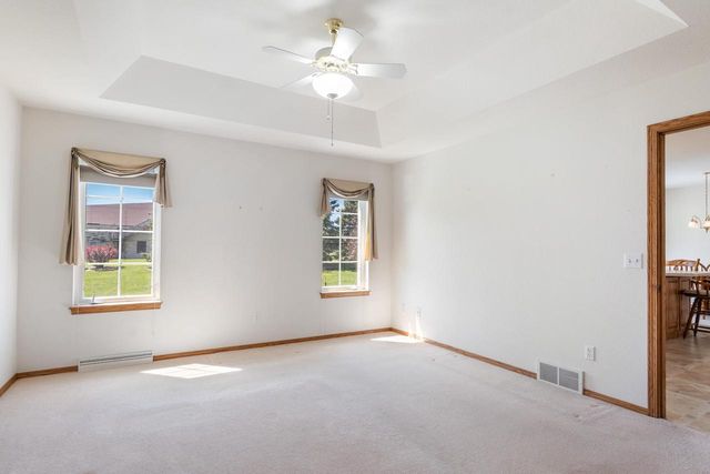 901 W BENT OAK LANE, Appleton, WI 54914