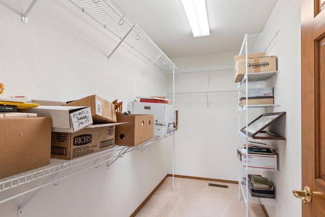901 W BENT OAK LANE, Appleton, WI 54914