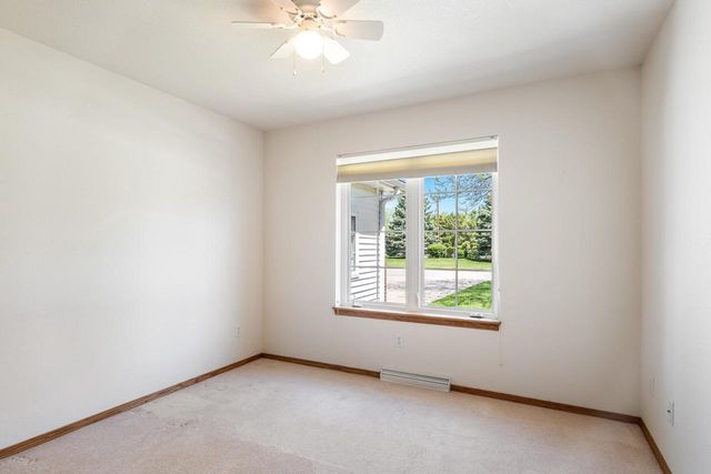 901 W BENT OAK LANE, Appleton, WI 54914