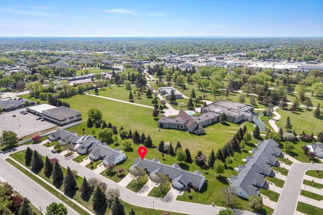 901 W BENT OAK LANE, Appleton, WI 54914