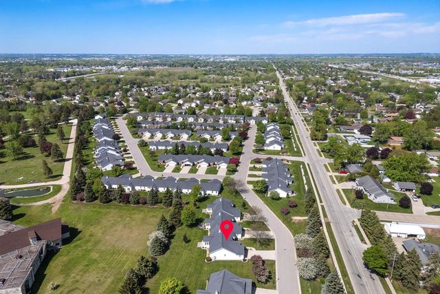 901 W BENT OAK LANE, Appleton, WI 54914