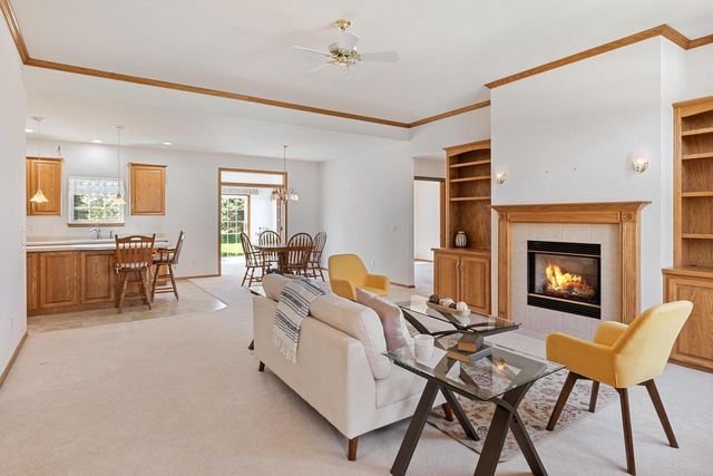 901 W BENT OAK LANE, Appleton, WI 54914